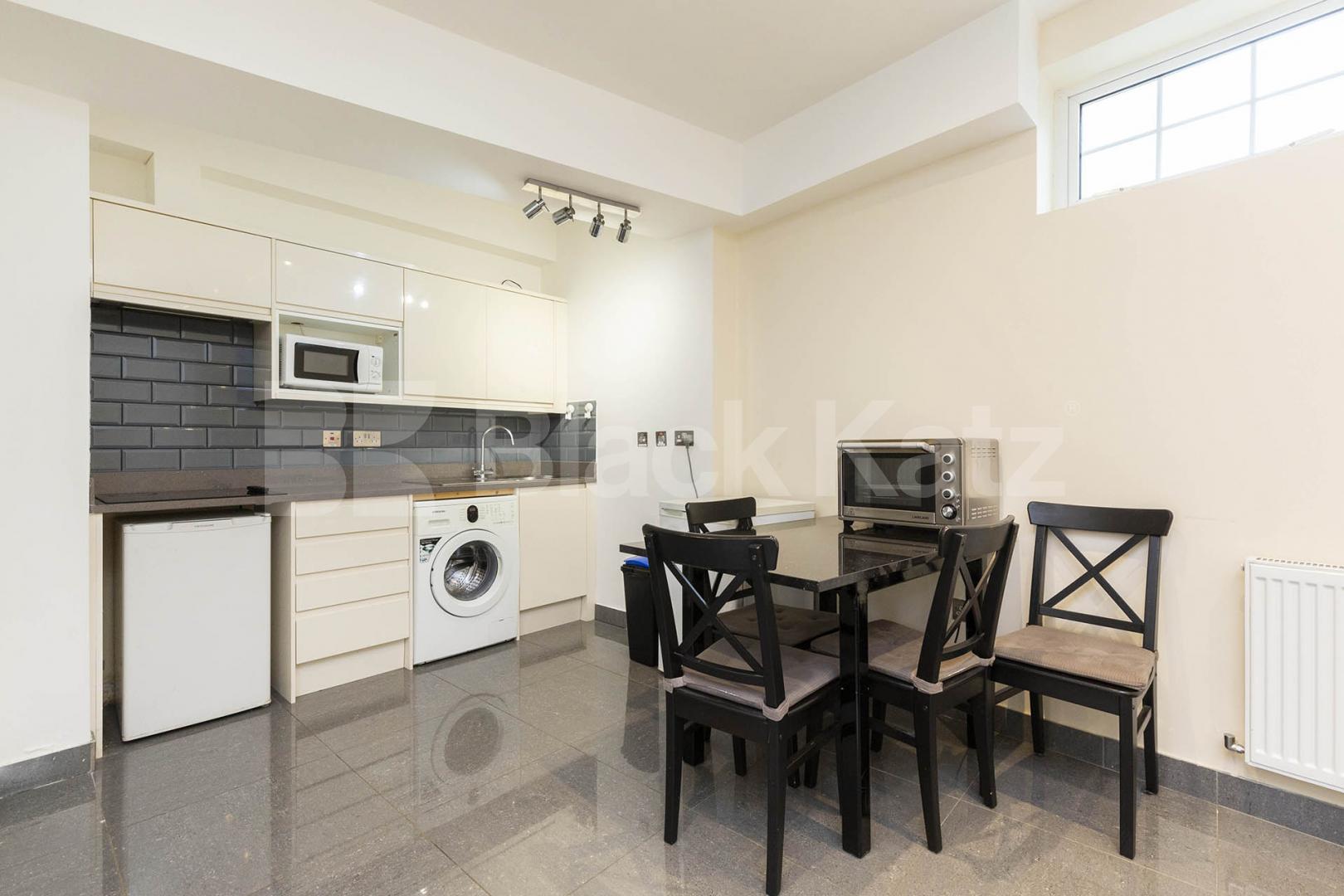 Modern Apartment Macfarlane Road, Shepherds Bush